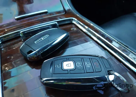 2017 Lincoln Continental Select из США, поврежденный, VIN 1LN6L9TK0H5626886